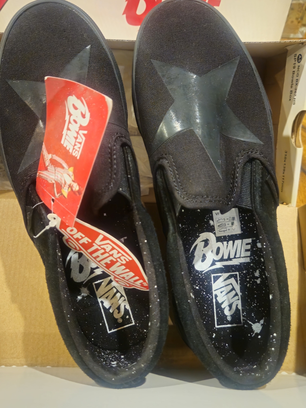 Vans x Bowie Black Slip-On Stars Skate Shoes - Picture 4 of 6